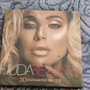 HUDA BEAUTY 3D Highlighter Palette - Gold and Cream